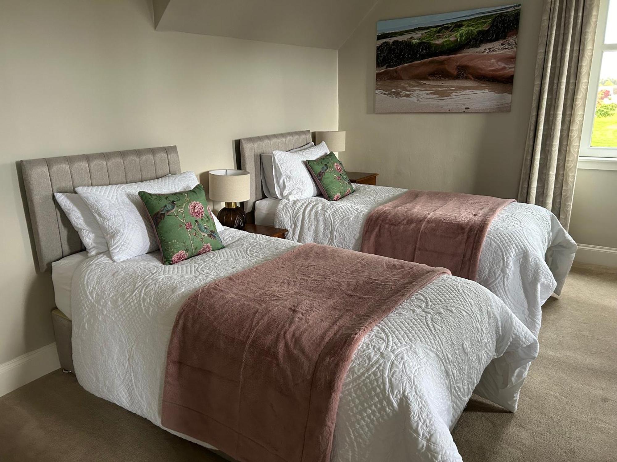 Glen Lyon Lodge Bed And Breakfast Nairn Eksteriør bilde
